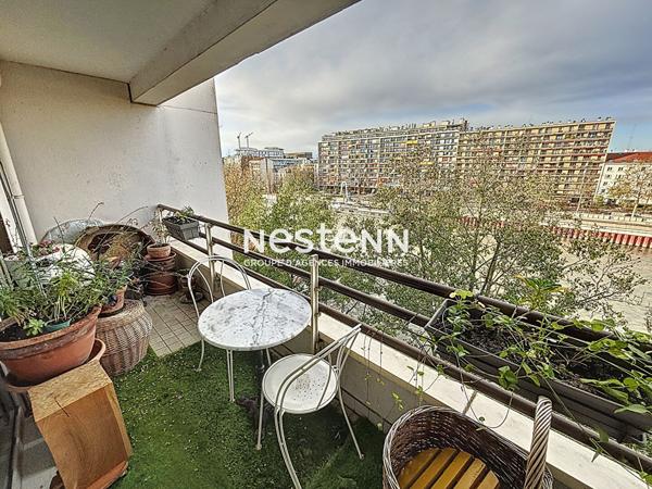 ISSY LES MOULINEAUX - ILE SAINT GERMAIN - Vente Appartement 4 pièces traversant au dernier étage avec balcons