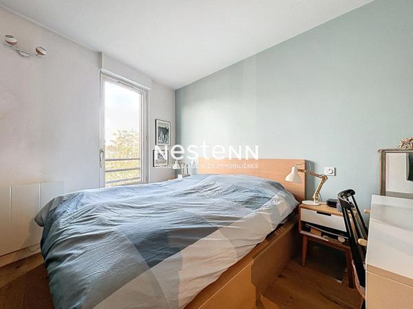 ISSY LES MOULINEAUX - ILE SAINT GERMAIN - Vente Appartement 4 pièces traversant au dernier étage avec balcons