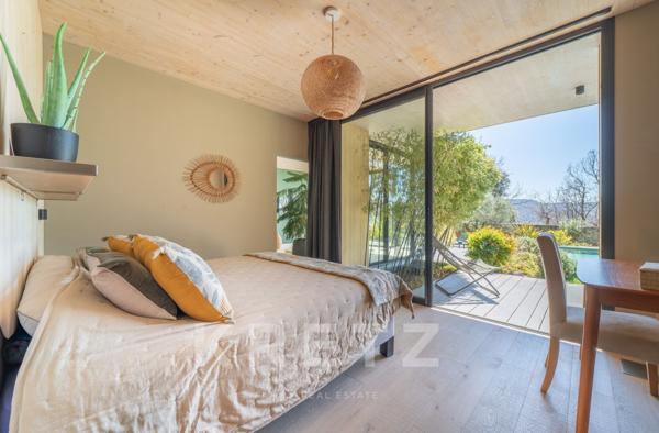 -VILLARS- Propriété contemporaine avec vue -Luberon