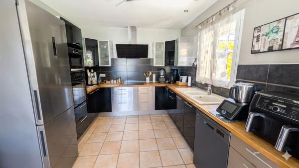 Grande villa 4 chambres jardin piscine
