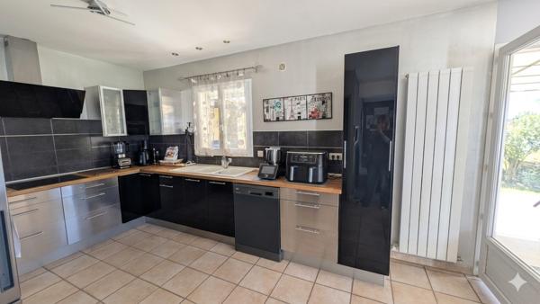 Grande villa 4 chambres jardin piscine