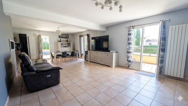 Grande villa 4 chambres jardin piscine