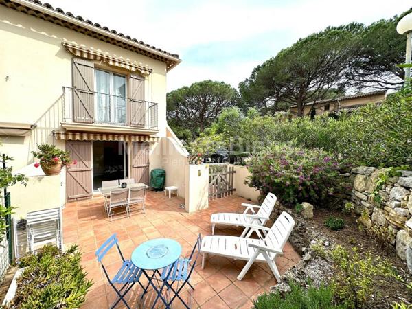 Studio cabine en rez de jardin avec parking privatif et cave