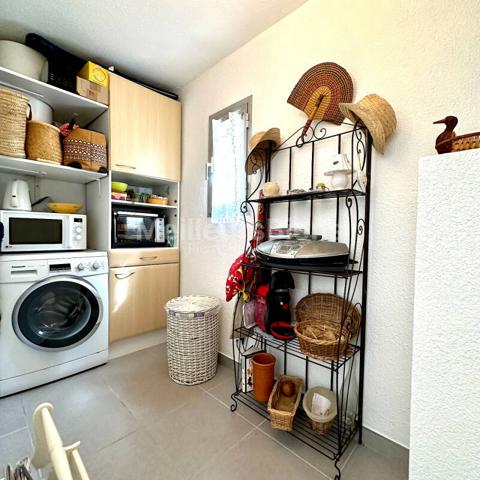 Studio cabine en rez de jardin avec parking privatif et cave