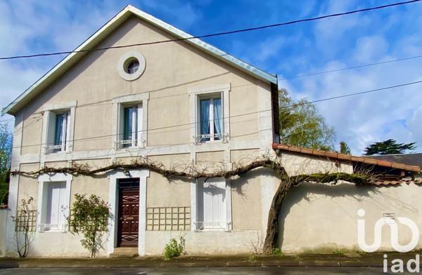 Maison à vendre 13 pièces 315 m² Civray