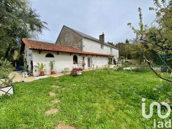 Maison à vendre 13 pièces 315 m² Civray