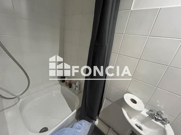 Location Local commercial 2 pièces 80 m² - 20 RUE LEON BLUM Villeurbanne 69100