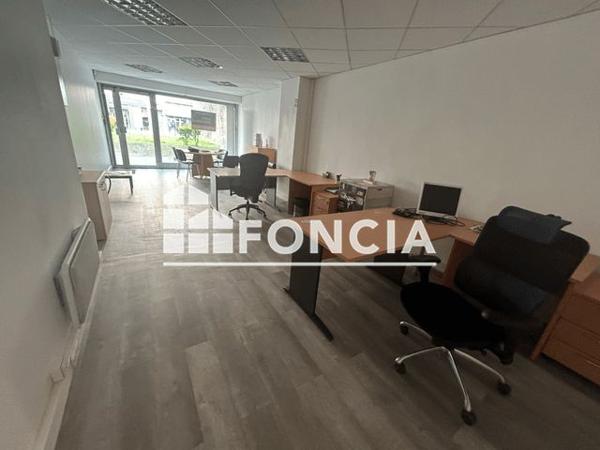 Location Local commercial 2 pièces 80 m² - 20 RUE LEON BLUM Villeurbanne 69100