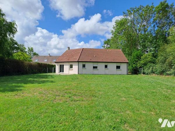  Sur 2217 m²,    a proximité accès autoroute