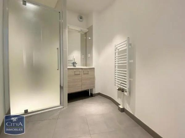 Appartement à louer 4 pièces 93.56m² Nantes (44000)