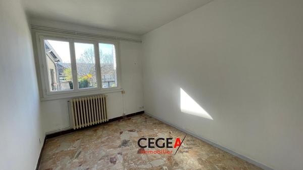 Appartement 93.20 m2, 3 chambres, plein centre - ...