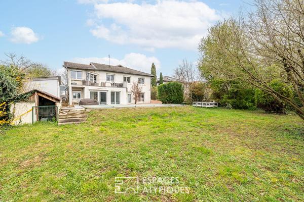 Maison au fond d’une impasse avec piscine