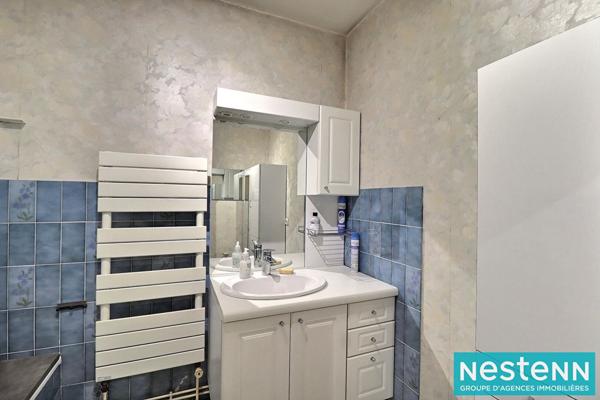 Rare sur le secteur : lumineux appartement familial T5 de 101 m² dans résidence sécurisée, proche métro Cusset.