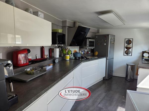 BOUGUENAIS PROCHE REZE : rénovation de charme, 92 m², 3 chambres, plain pied !