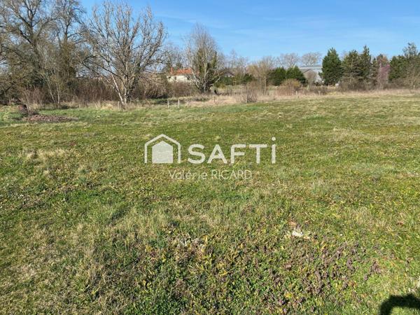 Agréable terrain a bâtir viabilisé d'une contenance totale de 2098m2 situé à  Septfonds (82240)