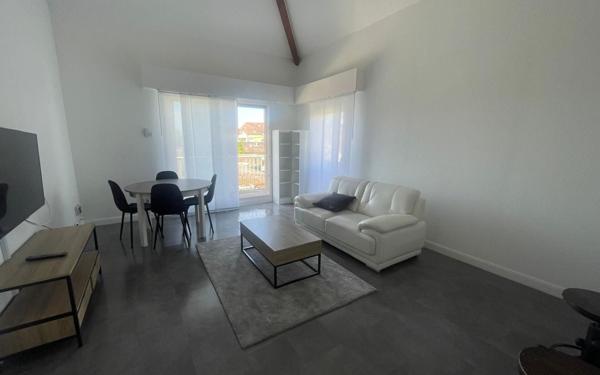 Appartement à louer    3 pièces • 70,59 m2 Ferney-Voltaire