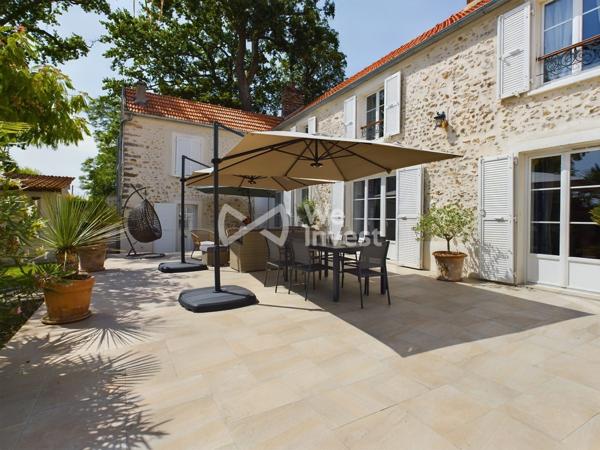 EXCEPTIONNEL CORP DE FERME ENTIEREMENT RENOVE