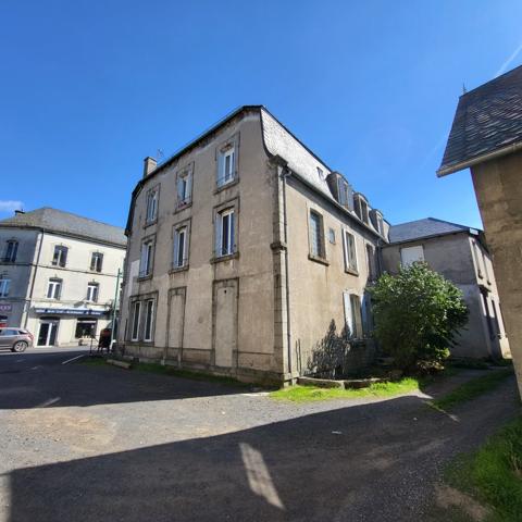Appartement RIOM-ES-MONTAGNES. Riom es Montagnes (15400)