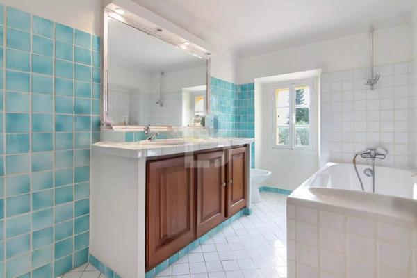 GRASSE SAINT-JACQUES, Authentique Mas Provençal