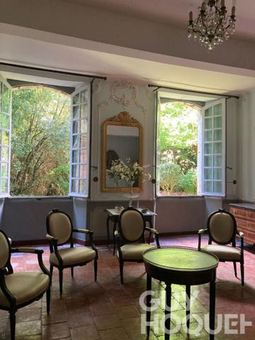 Maison de Maître 10 pièce(s) jardin, garage, bûcher.