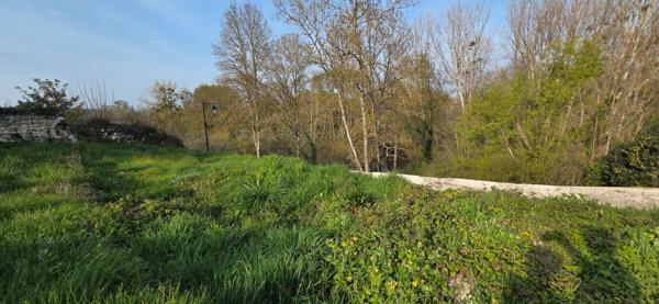 Rare terrain constructible le "vieux la Roche"