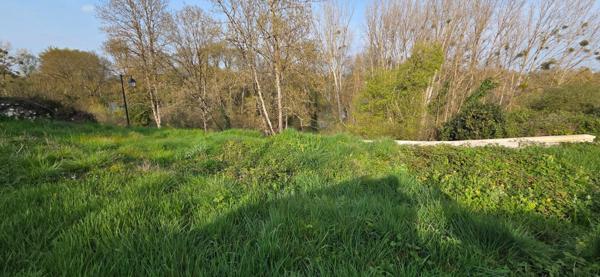 Rare terrain constructible le "vieux la Roche"