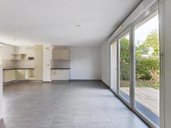 MAISON FAMILIALE SUR MARTIGNAS