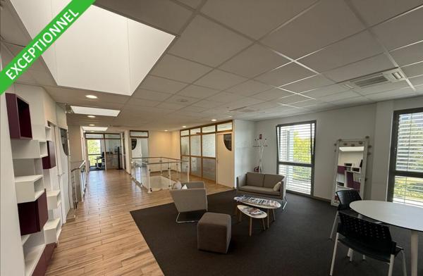 Bureaux à louer à Valence Plateau de Lautagne, bâtiment indépendant, parking privatif