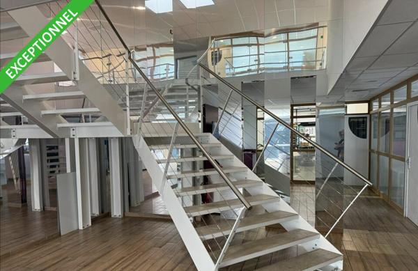 Bureaux à louer à Valence Plateau de Lautagne, bâtiment indépendant, parking privatif