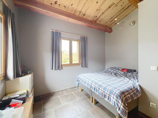 Sud Ardèche / Les Vans : Villa contemporaine avec piscine et dépendance - accès privé à la rivière.