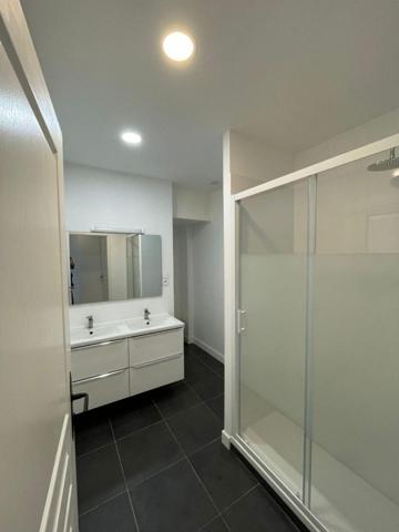 Appartement Bordeaux - 2 pièce(s) - 63.0 m2 , Bordeaux