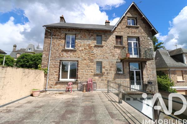 Maison à vendre 9 pièces 177,35 m² Neuvic