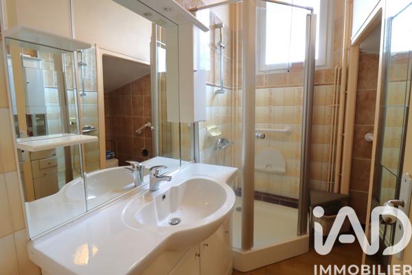 Maison à vendre 9 pièces 177,35 m² Neuvic