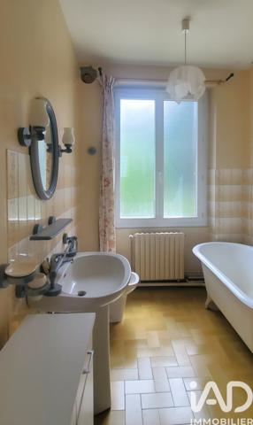 Maison à vendre 9 pièces 177,35 m² Neuvic