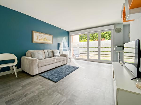 Bois d'Arcy Studio meublé en rez de jardin