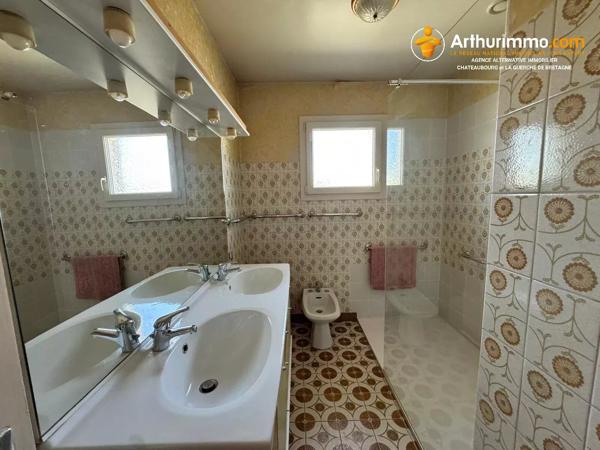 Vente                                                      Maison
                        
                     4 pièces                      96 m2                     à La Guerche-de-Bretagne