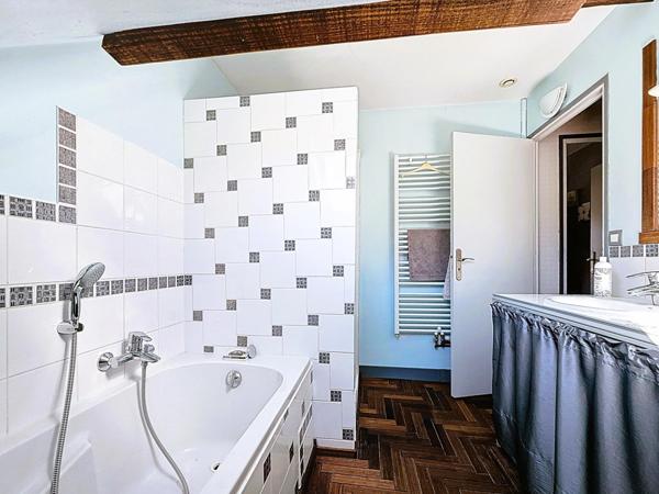 Maison de bourg T4 - 2 chambres et un bureau