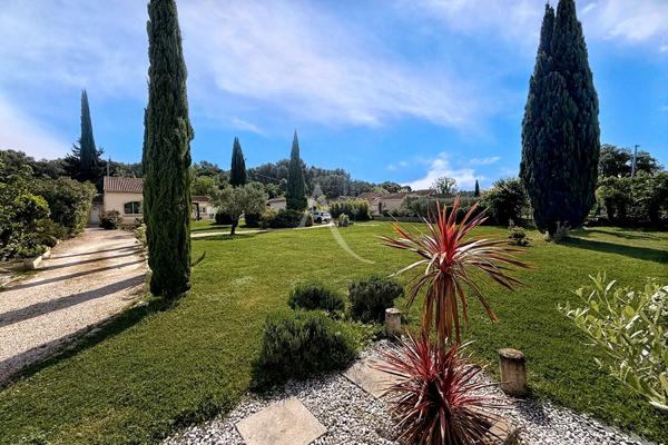 Bien rare à Istres- Maison de charme, piscine et potentiel constructible