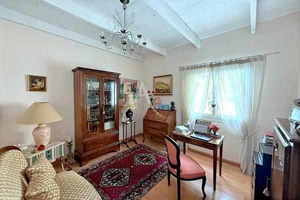 Bien rare à Istres- Maison de charme, piscine et potentiel constructible