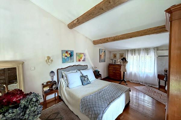 Bien rare à Istres- Maison de charme, piscine et potentiel constructible