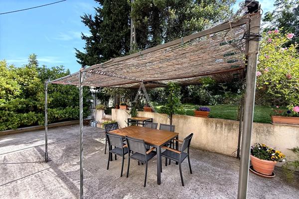 Bien rare à Istres- Maison de charme, piscine et potentiel constructible