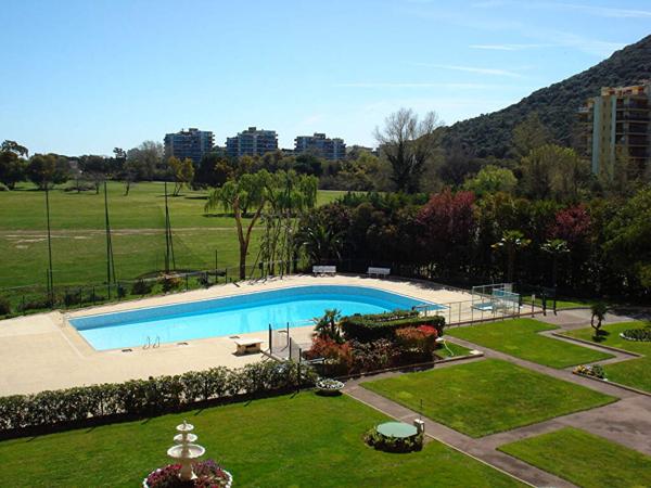 COUP DE COEUR ! Beau 2 pièces de 44m² avec parking. Plage et commerces à pied !