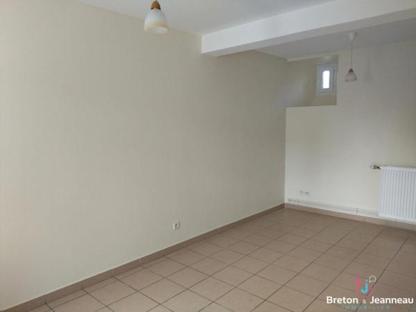 House in St Thomas de Courceriers