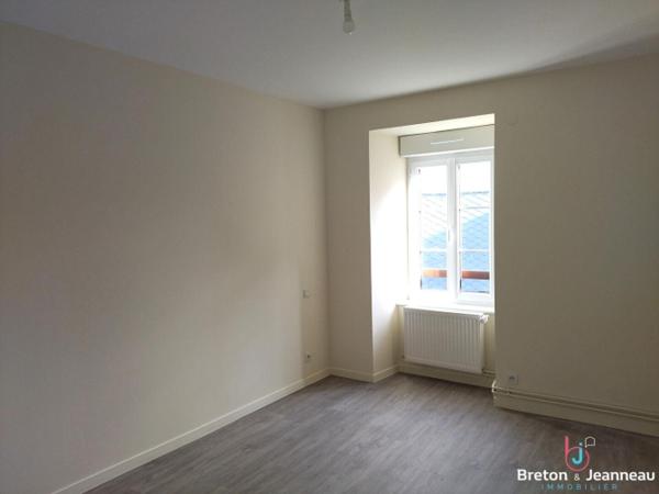 House in St Thomas de Courceriers