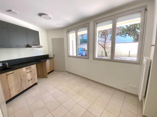 Studio rénové - HYPER CENTRE Poitiers (86000)