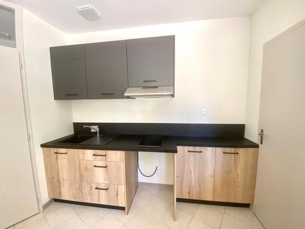 Studio rénové - HYPER CENTRE Poitiers (86000)