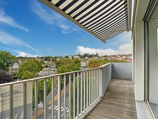 Une vue exceptionnel, le calme ,les proximités...