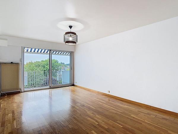 Une vue exceptionnel, le calme ,les proximités...