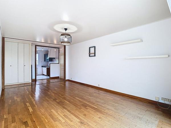 Une vue exceptionnel, le calme ,les proximités...