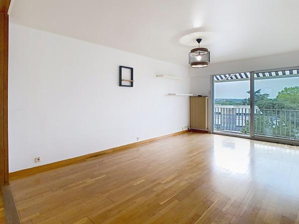 Une vue exceptionnel, le calme ,les proximités...